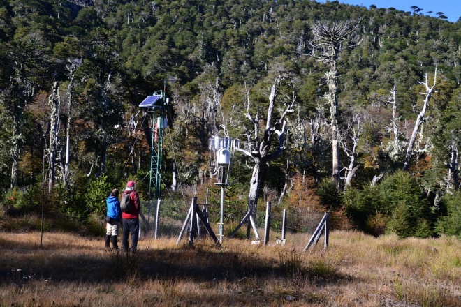 Mountain weather station to measure climate change impacts on andean ecosystems Enrique